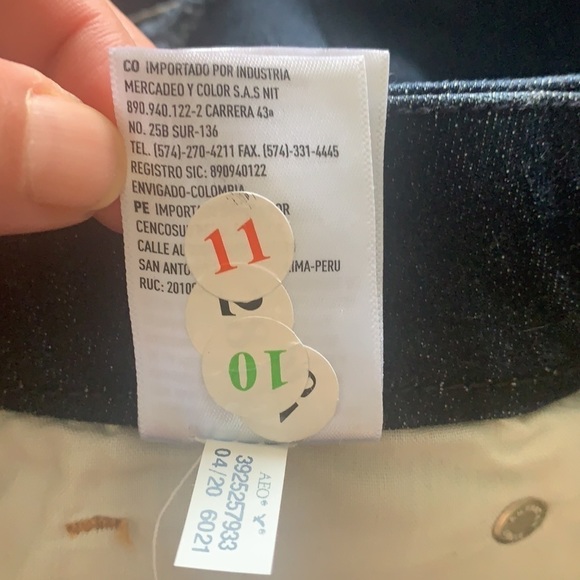 AMERICAN Eagle Curvy Hi Rise Shortie Stretch Distressed Shorts Women's Size 4 - Picture 14 of 16